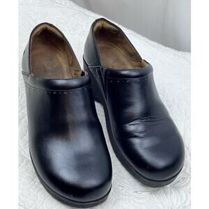 Dansko Women's Size 8 Black Leather Slip On Comfort Rubber Sole Clog Shoe